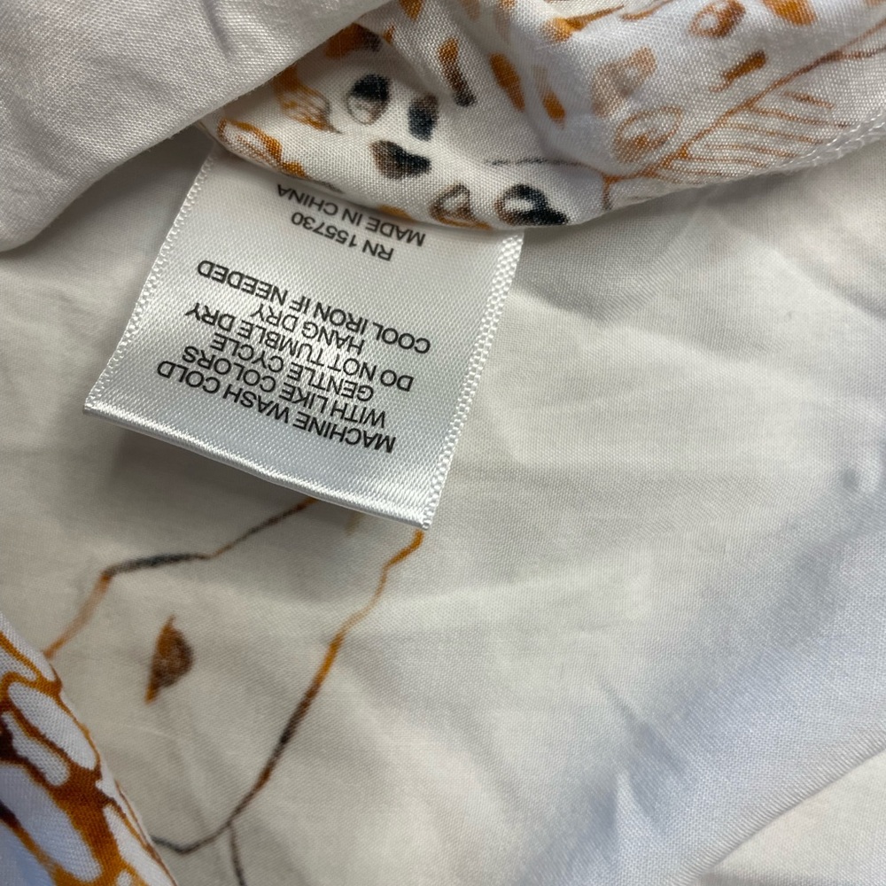 Jane + Delancey White Giraffe Print Button-Up Shirt Size Medium - Picture 6 of 7
